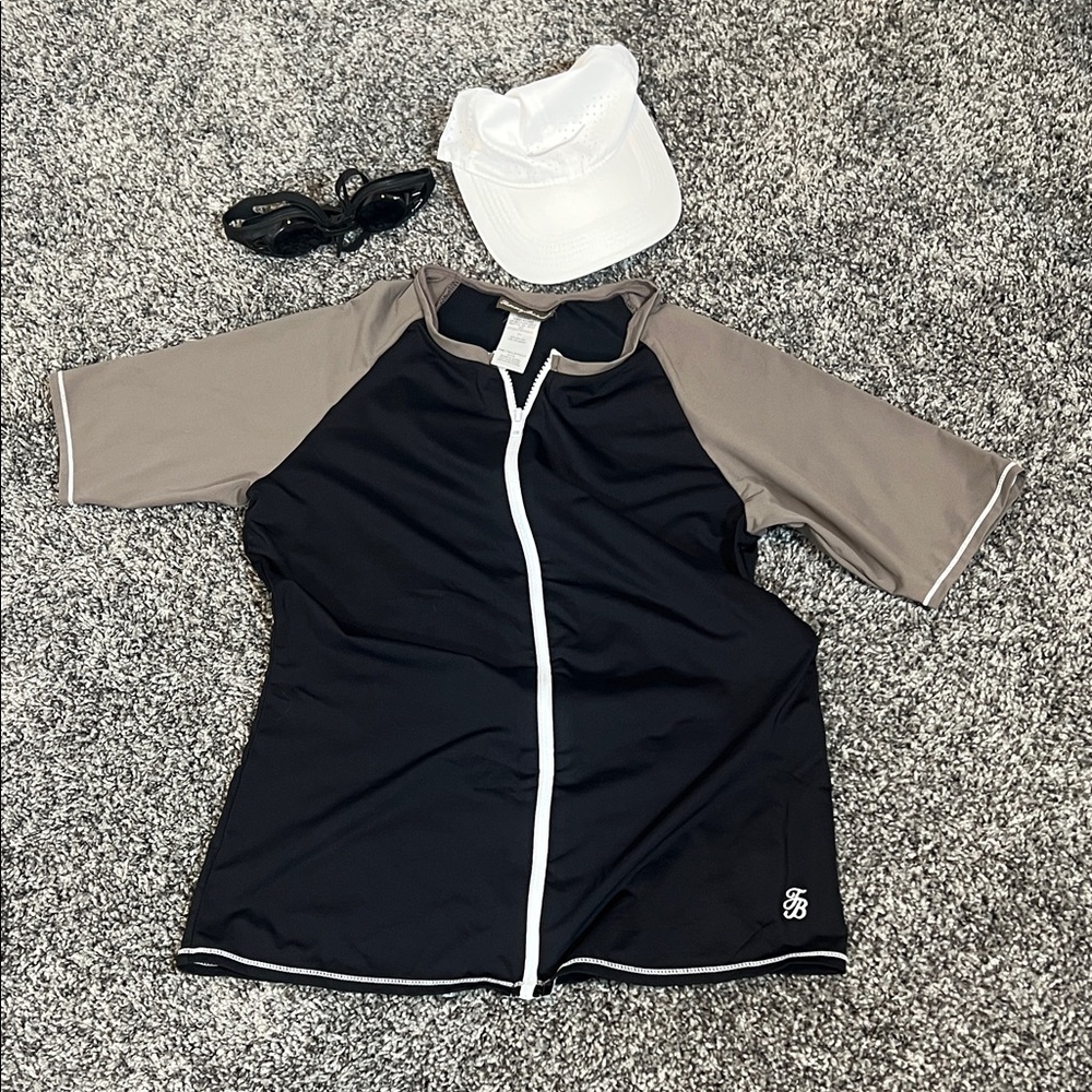 Tommy Bahama XL Youth Black and Gray Short Sleeve Rash Guard